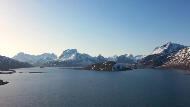 Норвегия Захватывающий Дух Вид Высоких Скалистых Вершин Покрытых Белым Снегом — стоковое видео