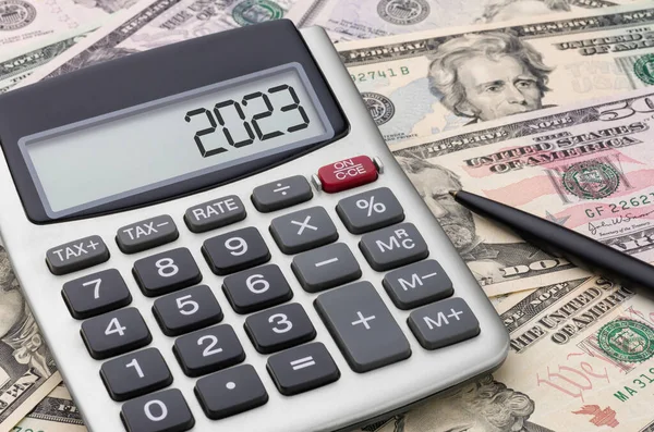 Calculadora Con Dinero 2023 —  Fotos de Stock