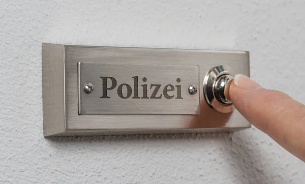 日耳曼 Polizei刻字警察的门铃标志 — 图库照片