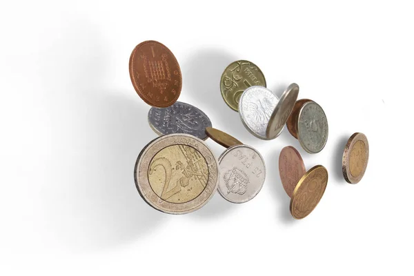 Verschiedene Geldmünzen Regnen Herunter — Stockfoto