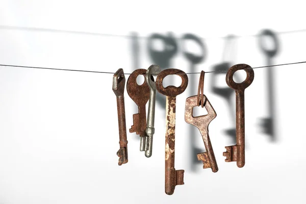 Different Old Retro Rusty Keys Different Locks Hanging String Drop — Stock Photo, Image