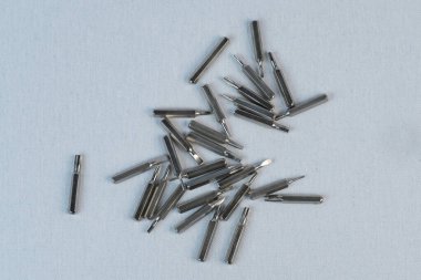 Çeşitli metal vida sürücü kafaları seti