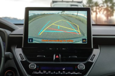 Araba dikiz monitörü ters modda