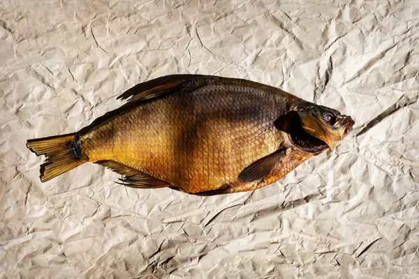 Tuzlu, kurutulmuş büyük balık.