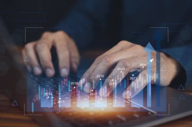 Dijital grafik görsel ekran teknolojisinde bilgisayar ticareti kullanarak yakın plan el