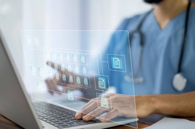 Dokümanlar kavramı, Doktor hastanede teknoloji tedavisi için bilgisayar bağlantısı sunucu tabanı hastasını kullandı.Dokümanlar konsept yönetimi