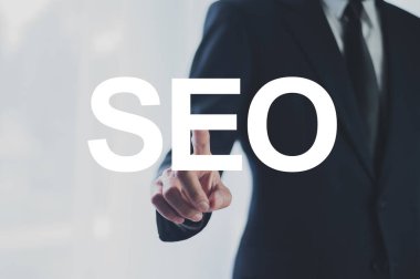 SEO Konsepti, Arama Motoru Optimizasyonu, Girişimciler iş dünyasının hedef müşterileriyle iletişim kurmak için internet üzerinden SEO sistemleri kullanıyorlar.