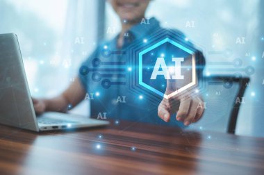 Küçük işletme yönetimi için yapay zeka teknolojisini kullanan kadınlar operasyonları optimize ediyor, piyasa dinamiklerini analiz ediyor ve endüstrilerinde rekabet gücünü artırmak için verimliliği artırıyorlar..
