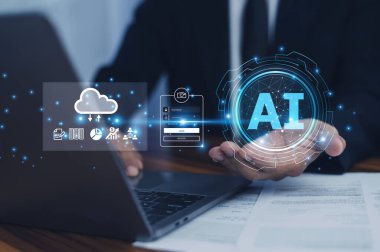 İşadamı şirket varlıklarını korumak, gizli bilgilerin korunmasını sağlamak ve dijital çağda siber tehditlerin azaltılmasını sağlamak için yapay zeka veri güvenliğini kullanıyor. AI güvenlik kavramı.