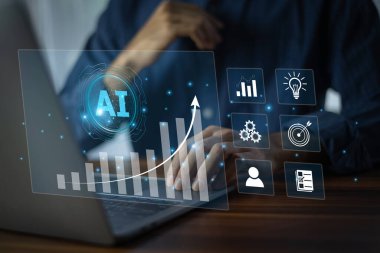 İşadamı, sürdürülebilir iş büyümesini sağlamak ve operasyonel verimliliği optimize etmek için yapay zeka otomasyonunu kullanıyor