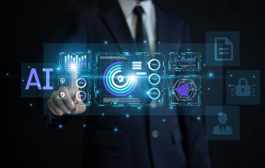 AI güdümlü iş çözümleri veri analizlerini geliştirir, karar verme mekanizmasını optimize eder ve daha akıllı ve verimli operasyonlar için güvenliği artırır.