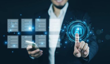 Yapay zeka otomasyonu, organizasyonu modernize ederek, geri alma süreçlerini optimize ederek ve akıllı kategorizasyon ve otomatik yedekleme yoluyla veri güvenliğini sağlayarak dosya veri yönetimini geliştirir..