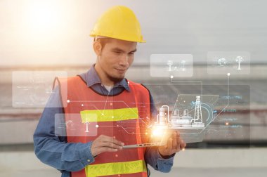 Sanayi boru hattı sistemlerinde gerçek zamanlı veri analizi için yapay zeka teknolojisi ve akıllı enerji yönetimi kullanan mühendis.