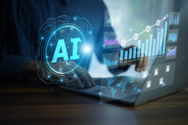 İşadamı karar verme mekanizmasını iyileştirmek, nakliye süreçlerini düzene sokmak ve operasyonel performansı artırmak için yapay zeka teknolojisine güveniyor