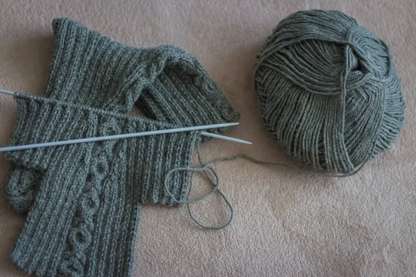 Green Knitting Yarn Knitting Needles Knitwear Fashion Wool Socks Needles — Stock Photo, Image