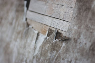 Kopya alanı olan ahşap arkaplan. Gri ahşap. Eski kereste tahtası. Ahşap dokular. Yıpranmış tahta yüzeyi. Eski arkaplan. 