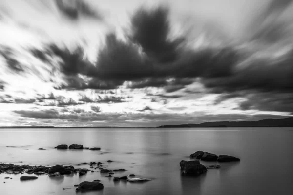 Long Exposure View Lake Perfectly Still Water Moving Clouds — Stock Photo, Image