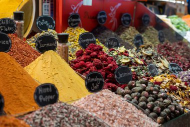 Dünya ünlü Çarşısı istanbul Türkiye'de sunulan ürünlerin görüntüler