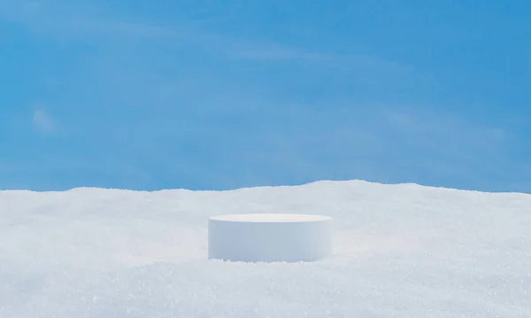 Предыстория Концепции Рождественских Зимних Каникул Белый Подиум Снег Дрейфуют Голубом — стоковое фото
