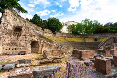 İtalya 'nın Trieste kentindeki antik Roma Tiyatrosu veya Teatro Romano.