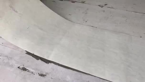 Builder Glues Synthetic Non Woven Fabric Tile Adhesive Laying Tiles — Video