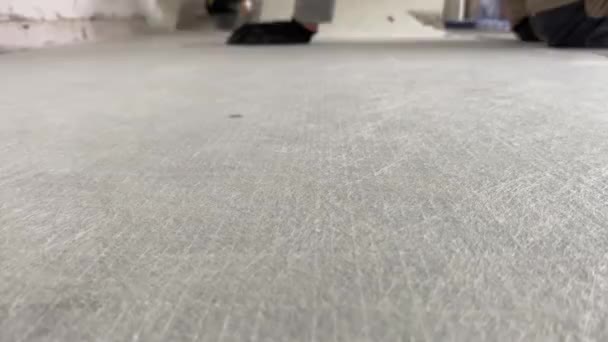 Builder Glues Synthetic Non Woven Fabric Tile Adhesive Laying Tiles — Wideo stockowe