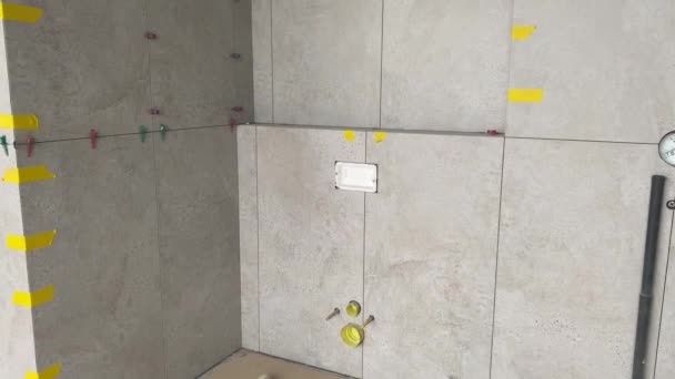 Tiling Work Video Footage Finished Wall Tiling Large Bathroom — 图库视频影像