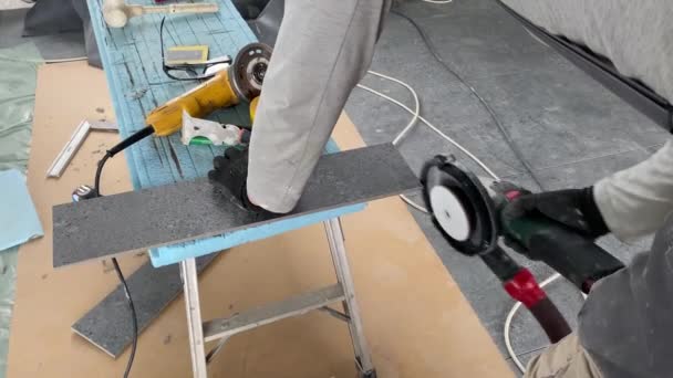 Video Footage Taking Measurements Further Cutting Tiles Using Diamond Cutter — Vídeo de stock