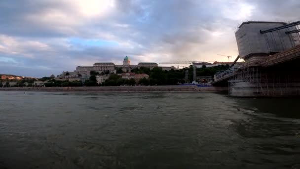 Video Footage River Walk Danube Budapest Sunset Hungary Sailing Pleasure — Stok video