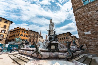 İtalya, Floransa 'daki Piazza della Signoria' daki Fountain Neptün. Floransa 'nın ünlü çeşmesi.
