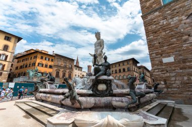 İtalya, Floransa 'daki Piazza della Signoria' daki Fountain Neptün. Floransa 'nın ünlü çeşmesi.