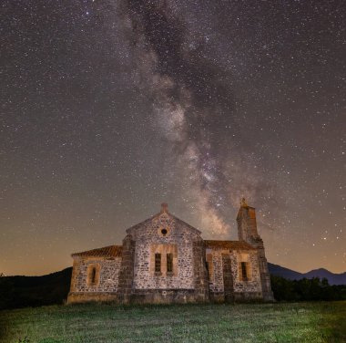 Vahşi yaşam, günbatımı, alacakaranlık ve gece gökyüzü Riao, İspanya 'da Samanyolu ile!