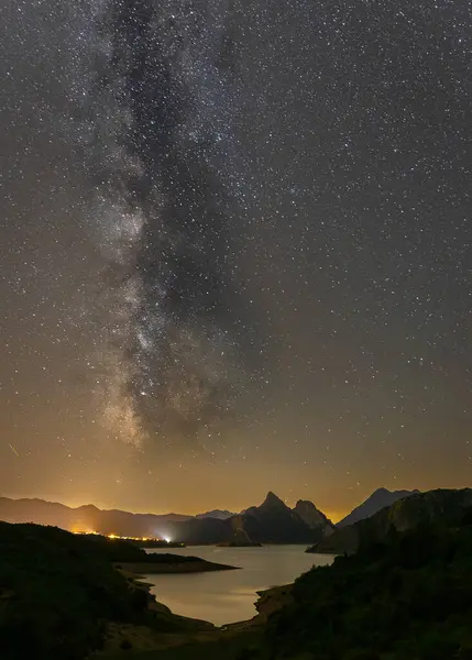 Vahşi yaşam, günbatımı, alacakaranlık ve gece gökyüzü Riao, İspanya 'da Samanyolu ile!