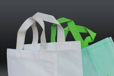 Siyah arkaplanlı güzel Non Woven market poşeti