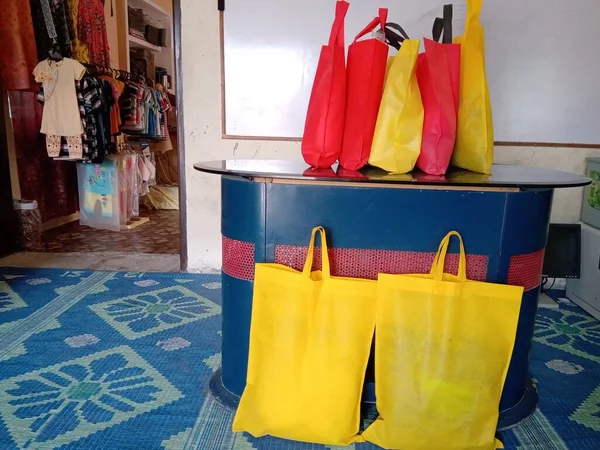 Polypropylene Nonwoven fabric bags. Few color bags. Shopping bags