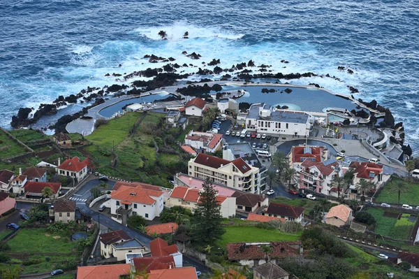 Madeira Aralık 2022 Porto Moniz Atlantik Okyanusu Kıyısında Küçük Bir — Stok fotoğraf