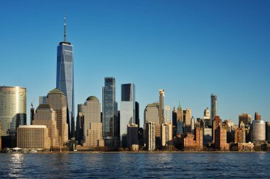 Manhattan Skyline Hudson Nehri üzerinde, gün batımında, New York