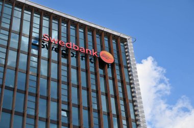 Vilnius, 25 Nisan: Swedbank Ofisi 25 Nisan 2023, Vilnius Litvanya. İsveçli Estonya, Letonya ve Litvanya 'nın önde gelen bankasıdır.