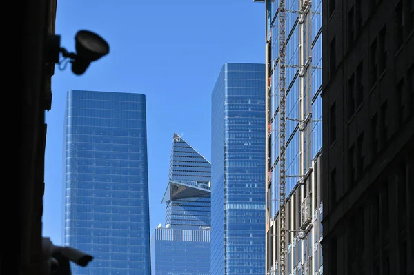 ニューヨーク市 2023年2月15日 米国ニューヨーク市マンハッタンのハドソンヤード地区の超高層ビルの端のビュー — ストック写真
