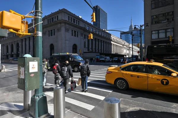 Nueva York Febrero 2023 Personas Identificadas Calle Manhattan Ciudad Nueva — Foto de Stock