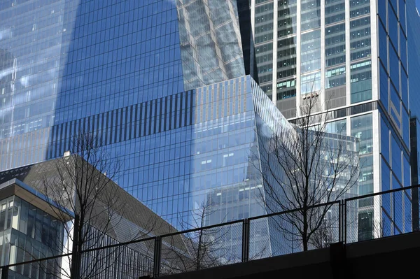 New York City Lutego 2023 Modern Office Buildings Reflecting Manhattan — Zdjęcie stockowe