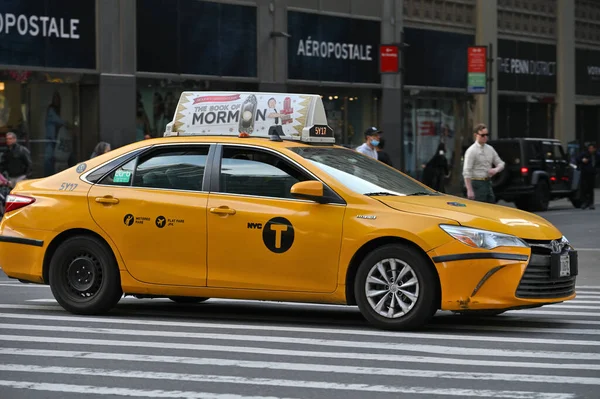 Нью Йорк Лютого 2023 Року Таксі Вулицях Манхеттена Нью Йорк — стокове фото