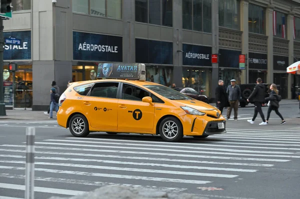 New York City February 2023 Taxi Cab Streets Manhattan New — Stock Photo, Image