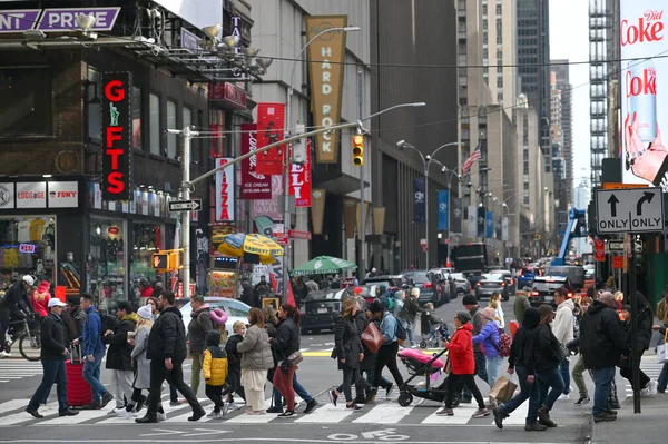 New York City Februari 2023 Oidentifierade Människor Manhattan Street New — Stockfoto