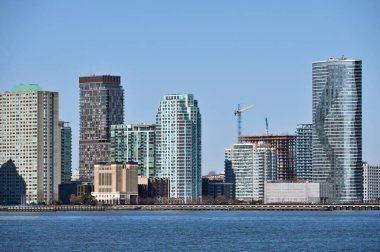 New York City - 18 Şubat 2023: Jersey City şehir merkezi, Manhattan limanı, New York City, ABD