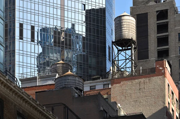Πύργοι Νερού Στις Στέγες Κτιρίων Στη Νέα Υόρκη Ηπα — Φωτογραφία Αρχείου