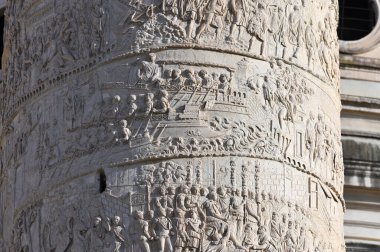 Roma, İtalya - 17 Şubat 2022, Trajan Sütununun Detayları, Roma sokaklarında kolezyum yakınında ve Trajan Forumu 'nda, Roma, İtalya
