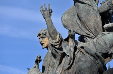 Roma, İtalya - 17 Şubat 2022: Roma, İtalya 'daki tarihi yapıların heykelleri