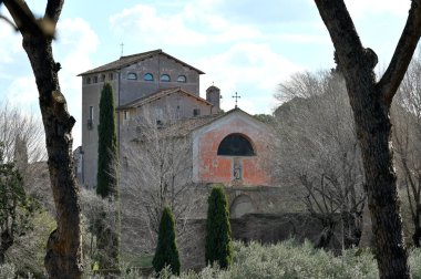 Roma, İtalya - 16 Şubat 2022: Eski Roma, İtalya 'daki tarihi binalar