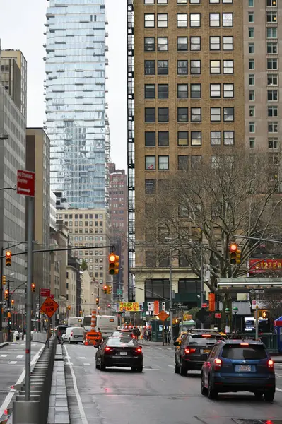 Νέα Υόρκη Ηπα Φεβρουαρίου 2023 Κυκλοφορία Στο Δρόμο Στο Μανχάταν — Φωτογραφία Αρχείου